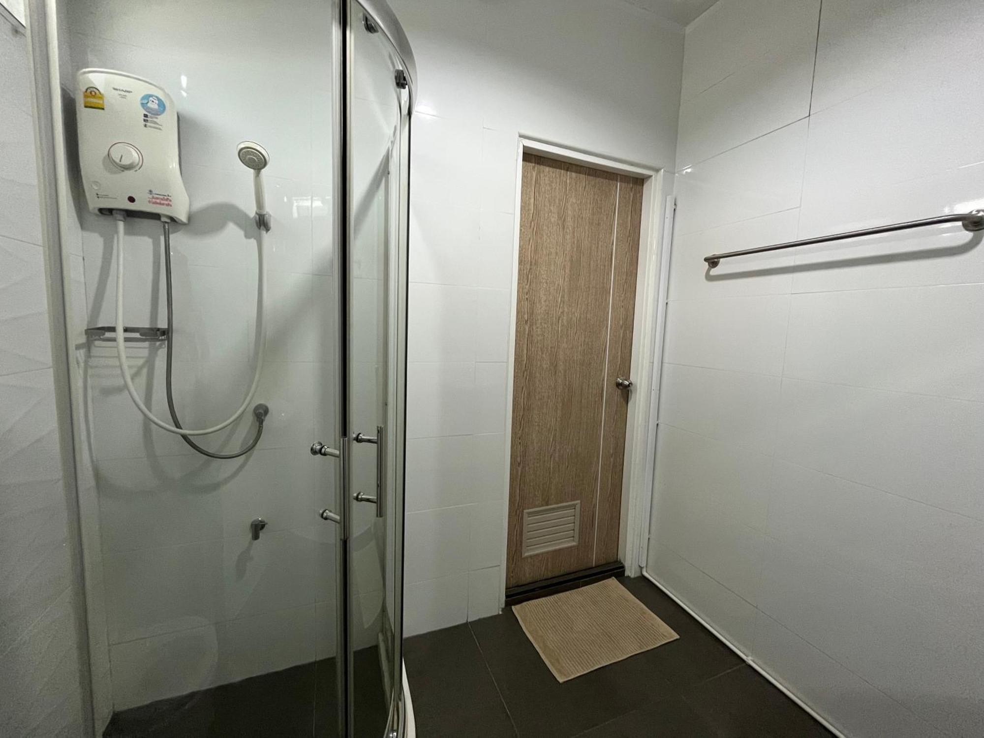 Dao Jaras Fah Hometel ดาวจรัสฟ้าโฮมเทล بانكوك المظهر الخارجي الصورة